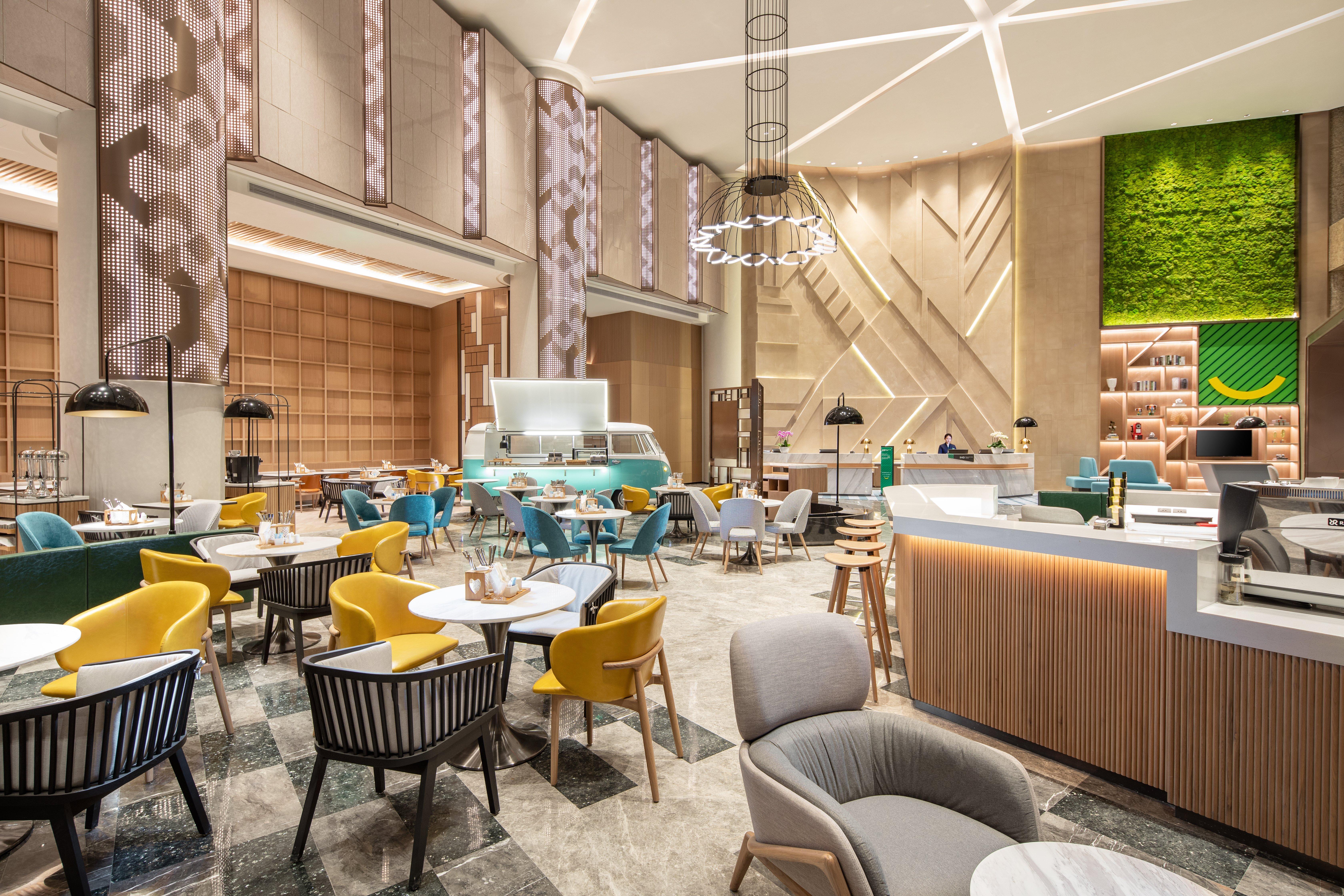 Holiday Inn Shanghai Nanjing Road By Ihg Exterior foto The interior of the lounge